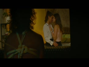 Beatrice Schiaffino Nude Scene in Emanuelle Do Ut Des