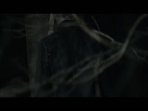 Ariadna Cabrol in Panzer