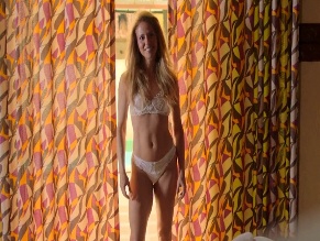 Fernanda De Freitas in Capoeiras