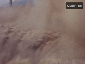 Finn Carter in Tremors