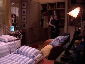 Vanessa Machado in Lacos De Familia