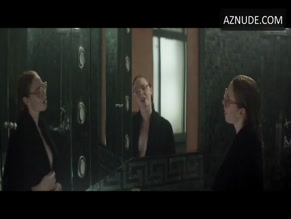 Freya Mavor in The Lady In The Car With Glasses And A Gun