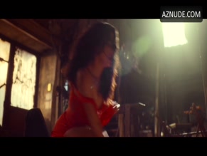 Funda Eryigit in Ashes