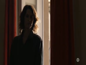 Olivia Bonamy in Aux Animaux La Guerre