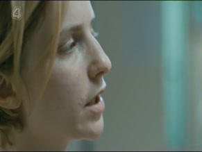 Faye Marsay in Glue
