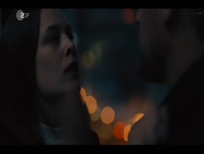 Paula Beer in Bad Banks