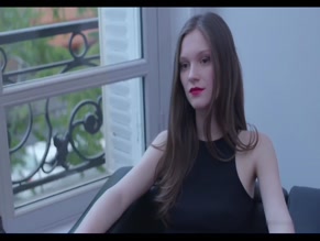 Olivia Jubin in Papa, Regarde Moi