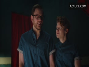 Gabrielle Ryan in Bonding