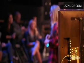 Gigi Hadid in Lip Sync Battle