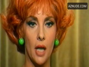 Gina Lollobrigida in La Morte Ha Fatto L'uovo