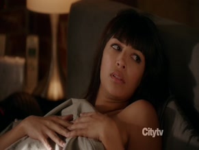 Hannah Simone in New Girl