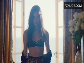 Hailee Steinfeld in Capital Letters