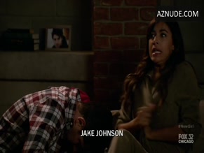 Hannah Simone in New Girl