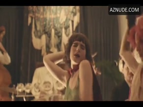 Hari Nef in Transparent