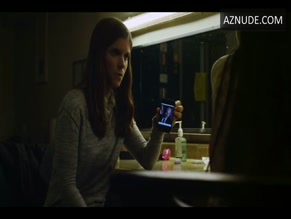 Hazel Honeysuckle in House Of Cards