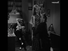 Liv Ullmann in Ung Flukt