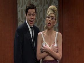 Heidi Gardner in Saturday Night Live