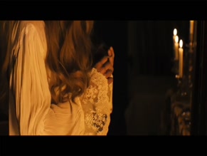 Nora Arnezeder in Angelique