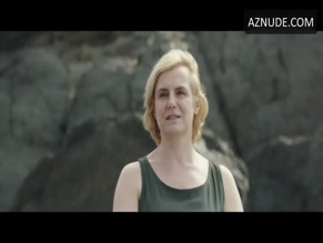 Ingrid Garcia Jonsson in Acantilado