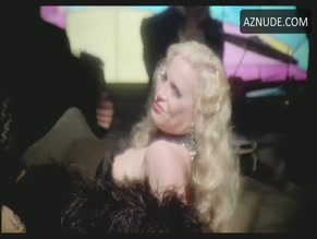 Ingrid Thulin in Salon Kitty