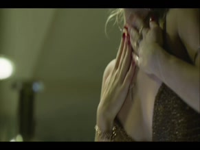 Isabella Santoni in Dom