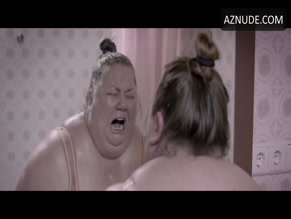 Itziar Castro in Skins