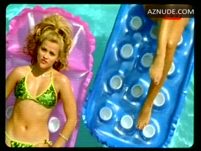 Jessica Cauffiel in Legally Blonde