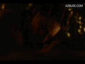 Jessica Matten in Frontier