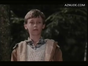 Julie-anne Roth in Le Sang Du Renard