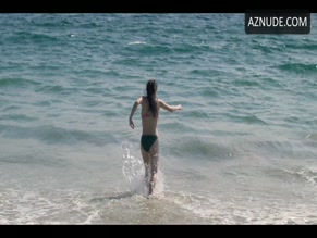 Kaitlyn Dever in Unbelievable