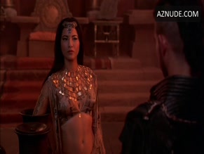 Kelly Hu in The Scorpion King
