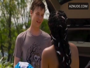 Kiana Lede in Scream