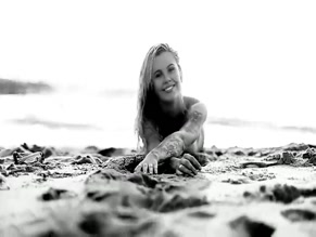 Ireland Baldwin in Love Advent
