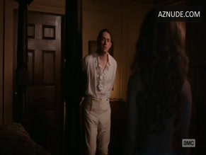 Ksenia Solo in Turn