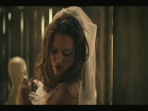 Lara Peake in Brave New World