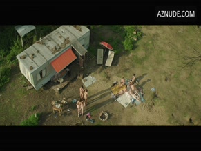 Laura Drosopoulos in We