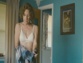 Laurie Metcalf in Big Mistakes