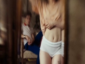 Lena Urzendowsky in Sound Of Falling