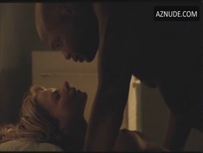 Lisa Arturo in Insanitarium
