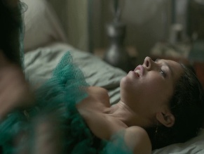 Lyna Khoudri in Careme