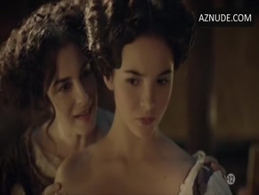 Maddison Jaizani in Versailles