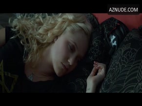 Maika Monroe in The Guest