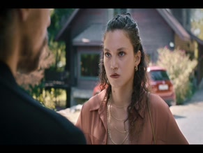 Melisa Senolsun in The Gift