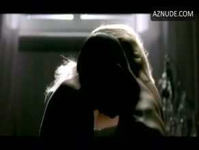 Nadja Uhl in Soundless