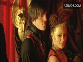 Naomi Bentley in Casanova