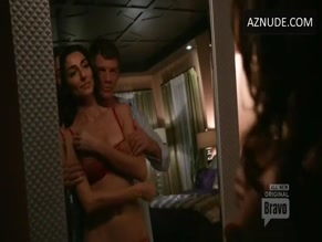 Necar Zadegan in Girlfriends' Guide To Divorce