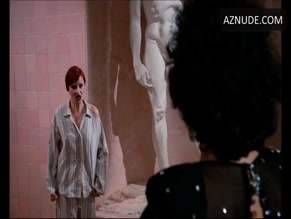 Nell Campbell