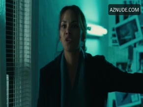 Nicki Aycox in Perfect Stranger
