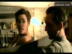 Nina Kunzendorf in Verlorenes Land