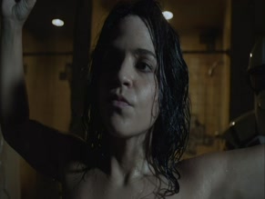 Paola Lazaro